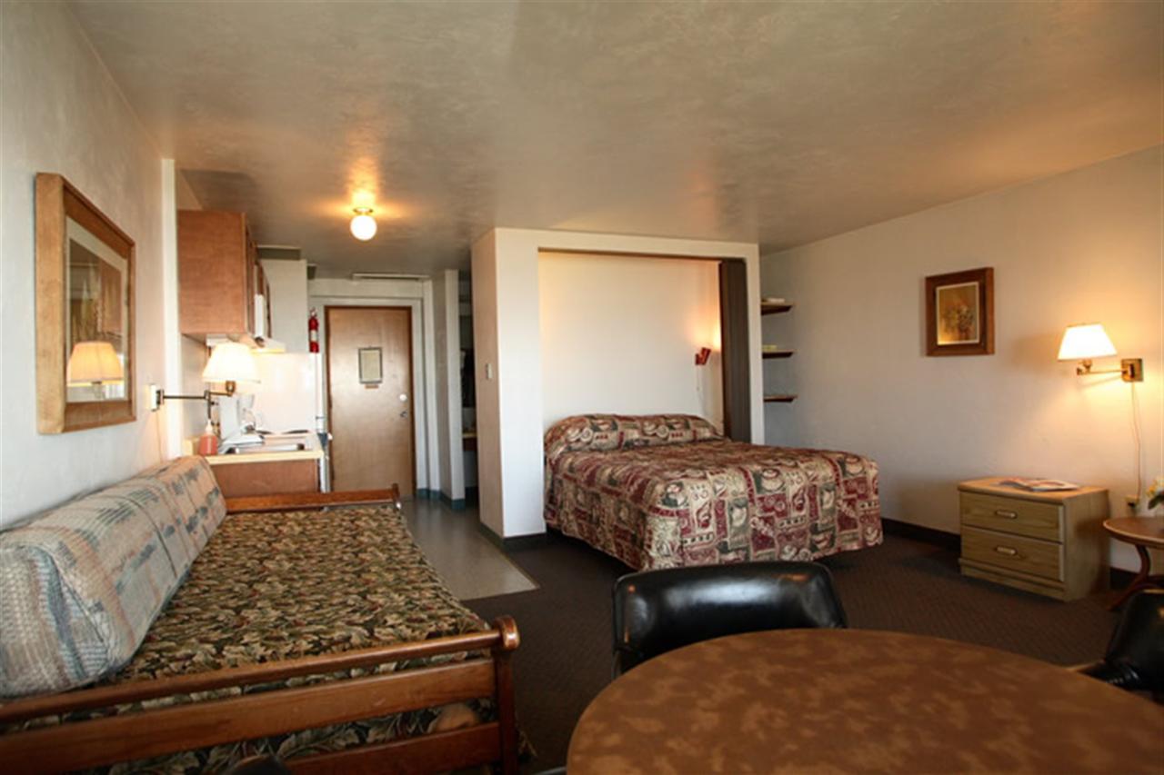 Sandpiper Beach Resort Пасифик-Бич Экстерьер фото