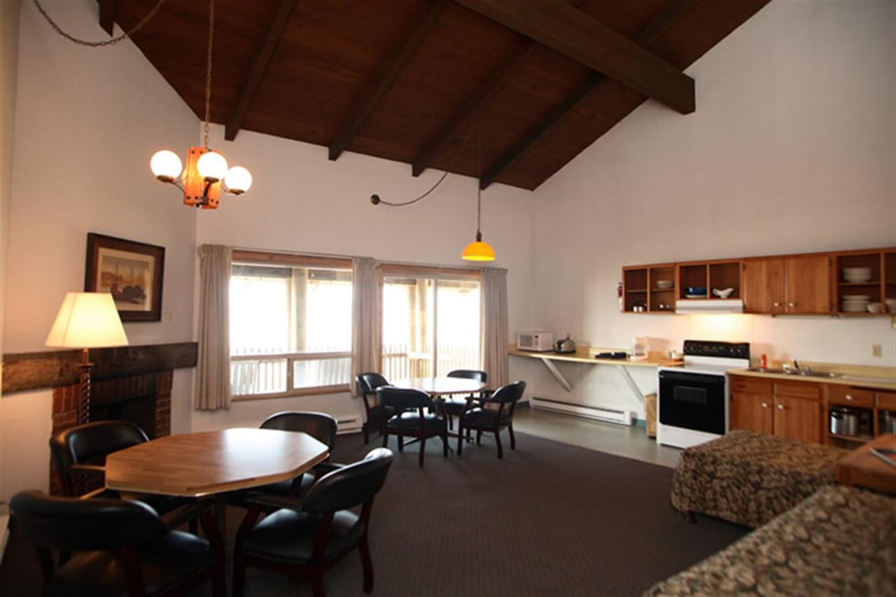 Sandpiper Beach Resort Пасифик-Бич Экстерьер фото