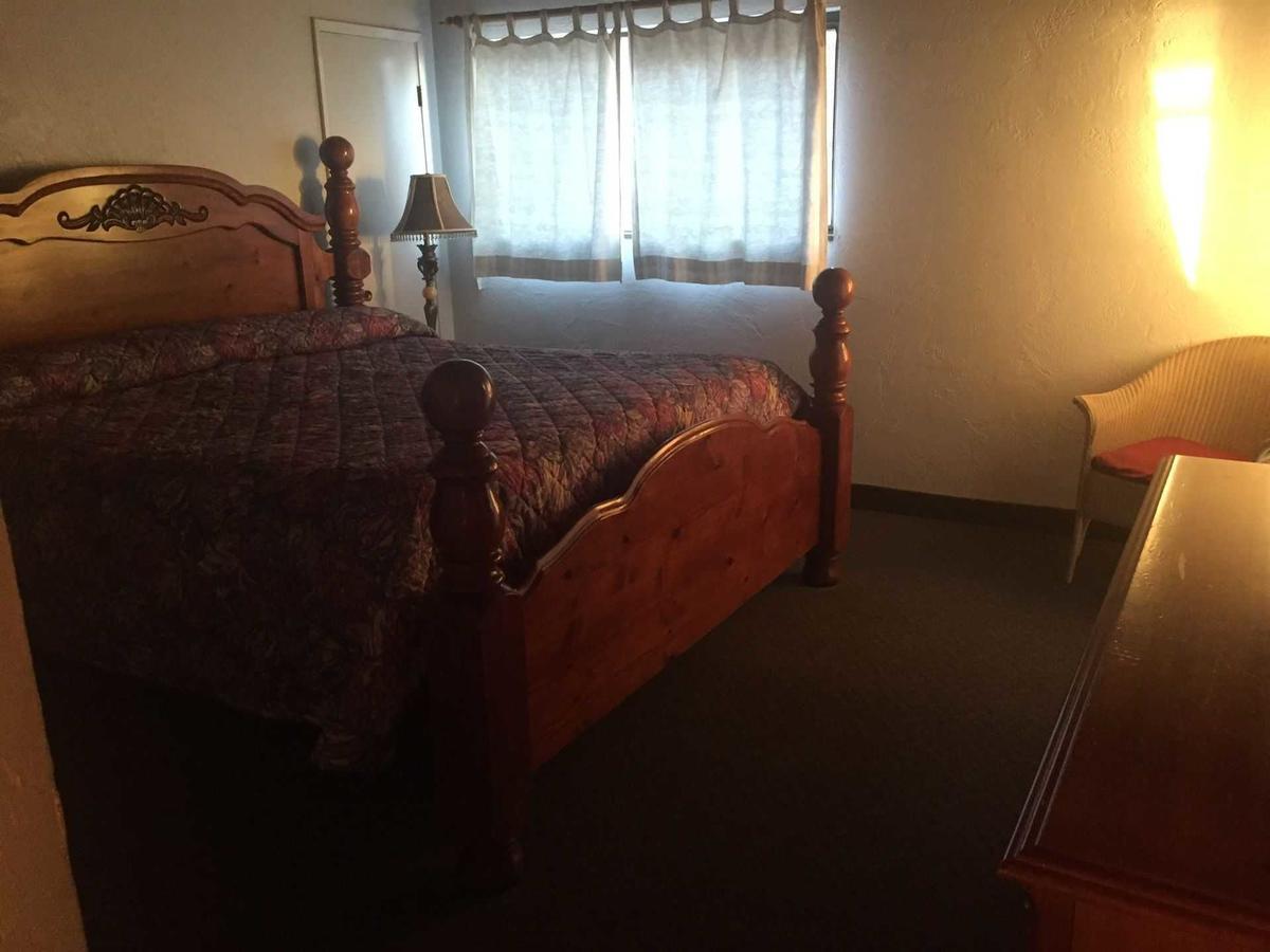 Sandpiper Beach Resort Пасифик-Бич Экстерьер фото