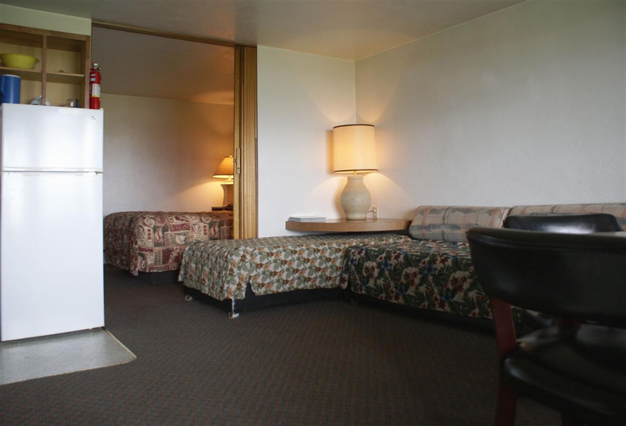 Sandpiper Beach Resort Пасифик-Бич Экстерьер фото