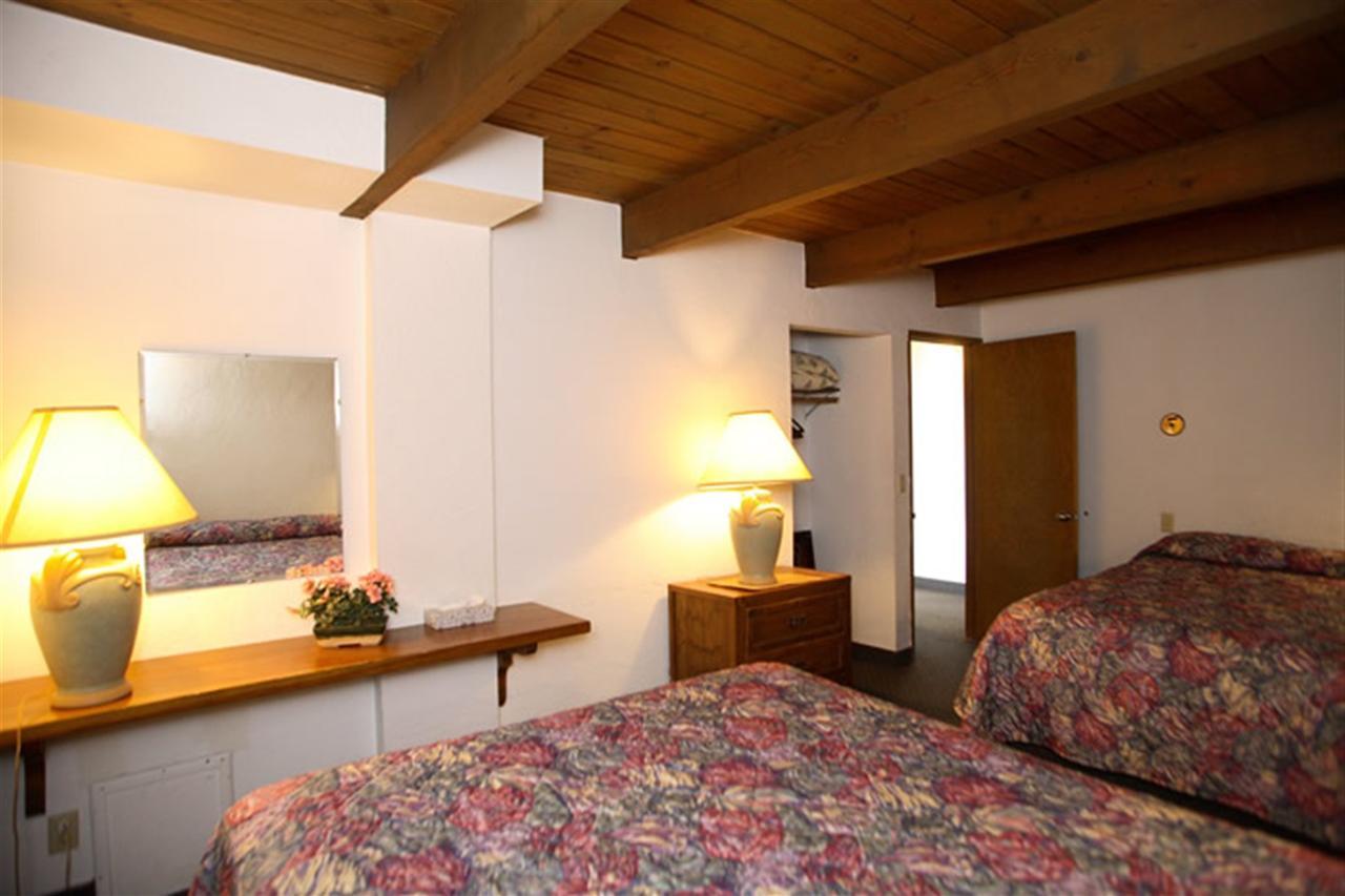 Sandpiper Beach Resort Пасифик-Бич Экстерьер фото