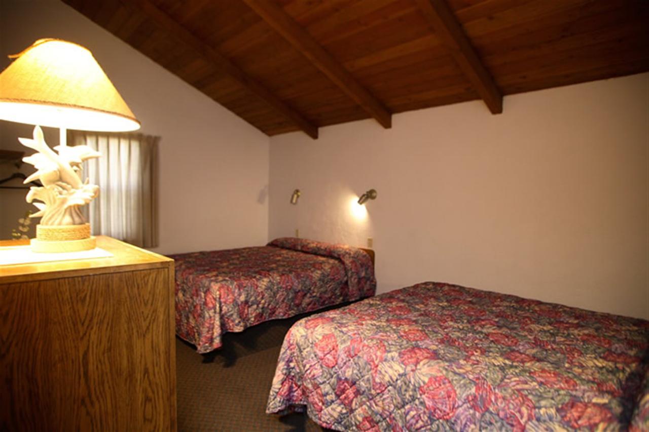 Sandpiper Beach Resort Пасифик-Бич Экстерьер фото